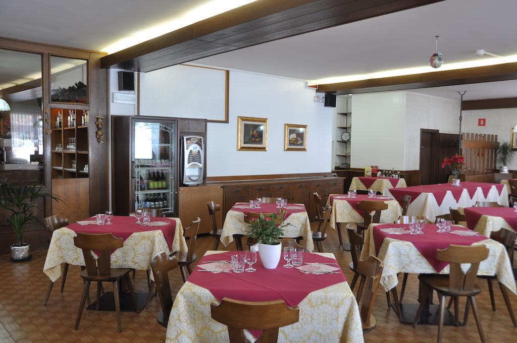Casa Alpina Dobbiaco 호텔 외부 사진