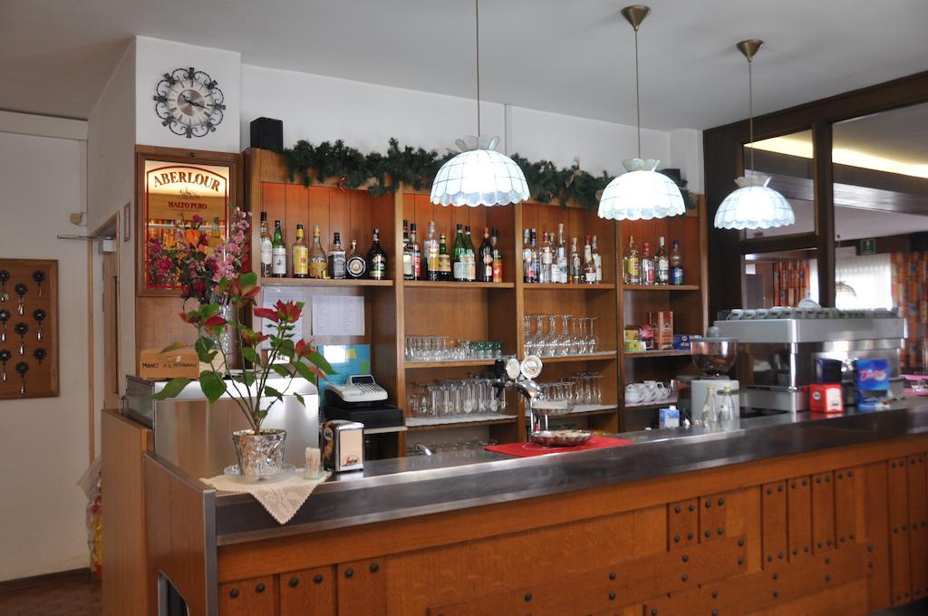 Casa Alpina Dobbiaco 호텔 외부 사진