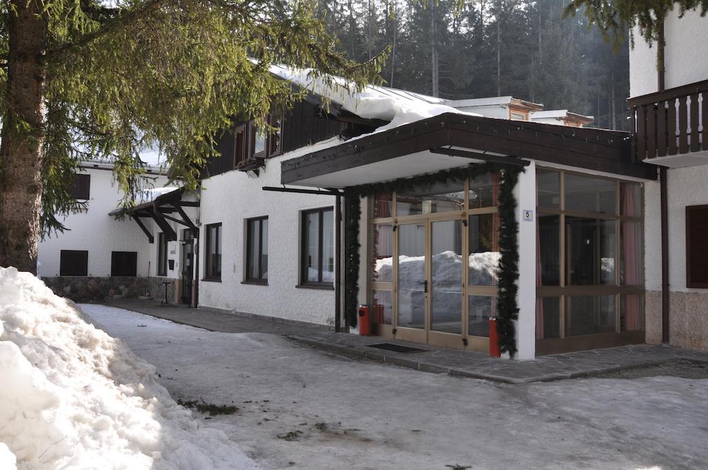 Casa Alpina Dobbiaco 호텔 외부 사진