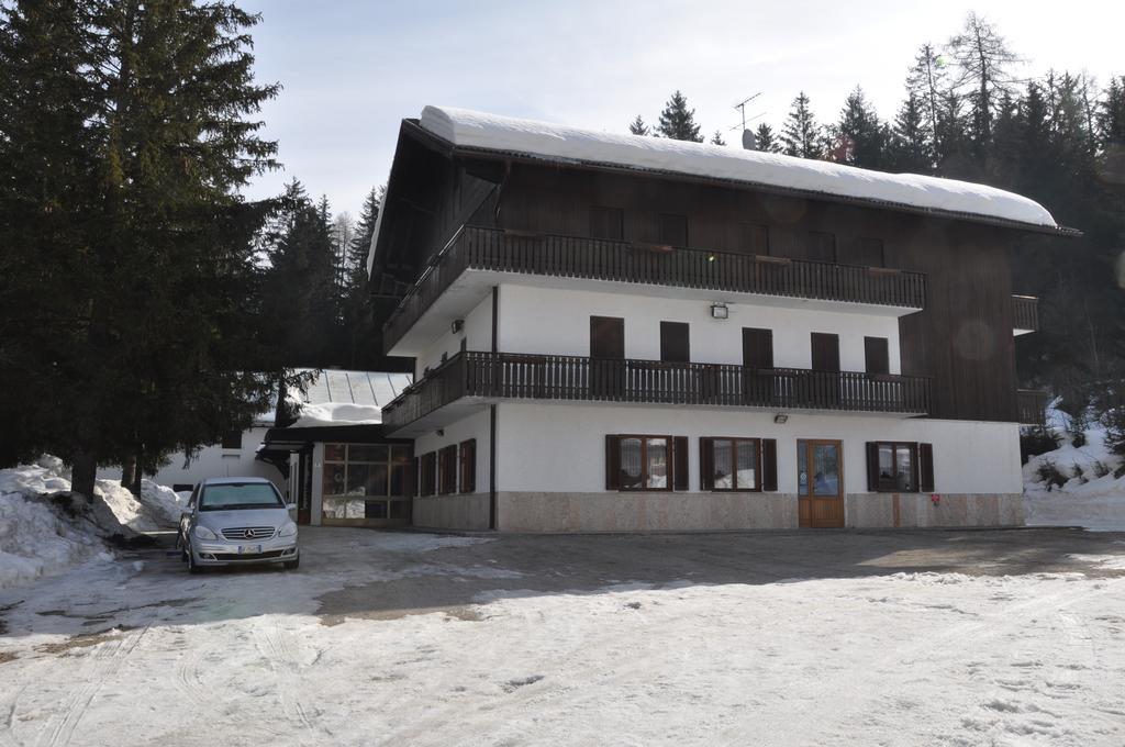 Casa Alpina Dobbiaco 호텔 외부 사진