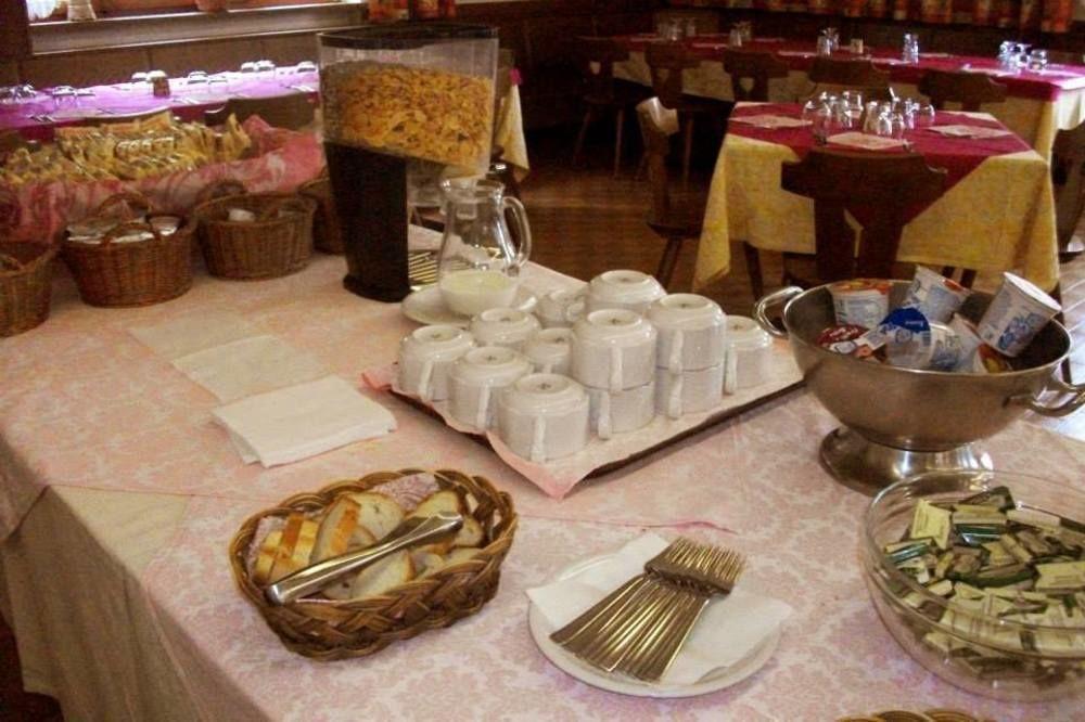 Casa Alpina Dobbiaco 호텔 외부 사진